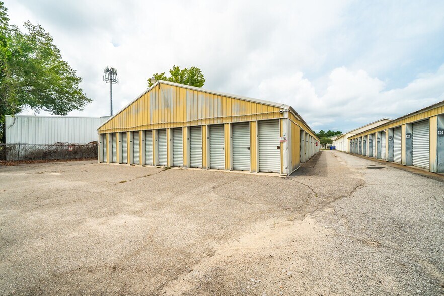 More Photos Of 1719 Signal Point Rd, Charleston Self Storage For Sale