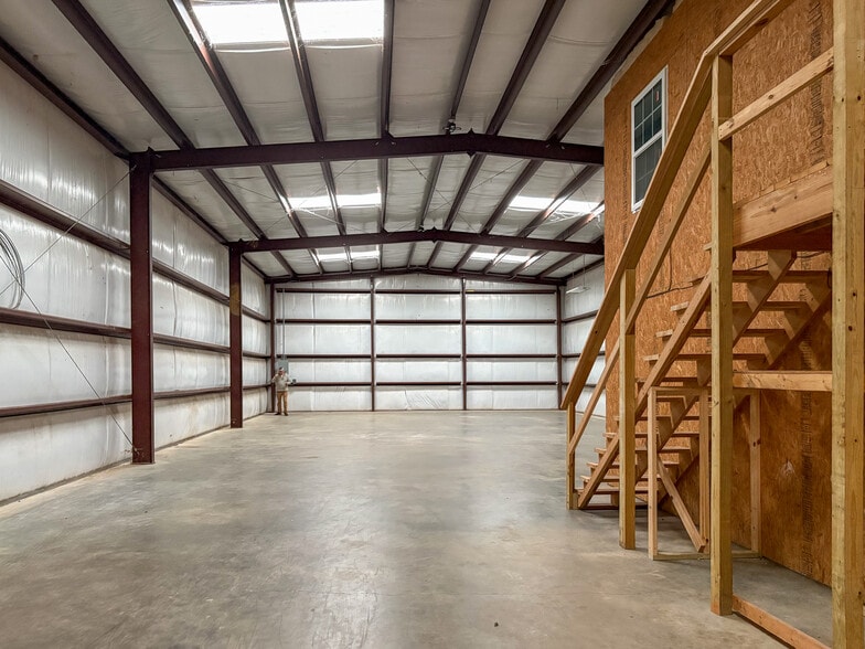 More Photos Of 725 Cardinal Cir, Summerdale Industrial For Lease