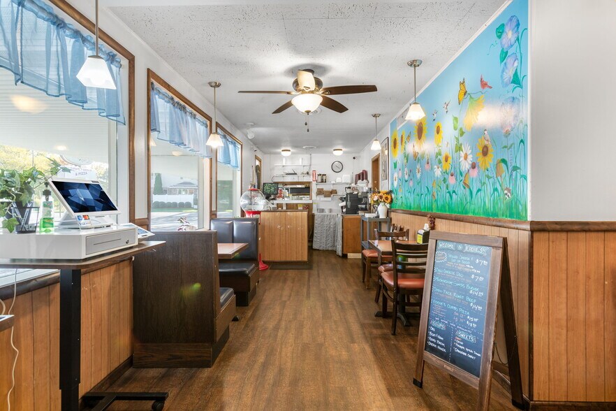 More Photos Of 5036 Paw Paw Lake Rd, Coloma Restaurant For Sale