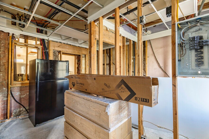 More Photos Of 121 N Broad St, Woodbury Apartments For Lease