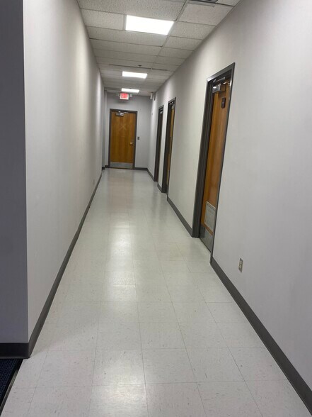More Photos Of 5700 Highlands Pky SE, Smyrna Light Distribution For Lease