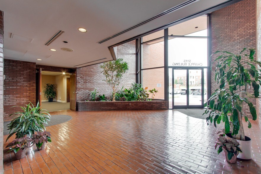 More Photos Of 5115 Maryland Way, Brentwood Office For Lease