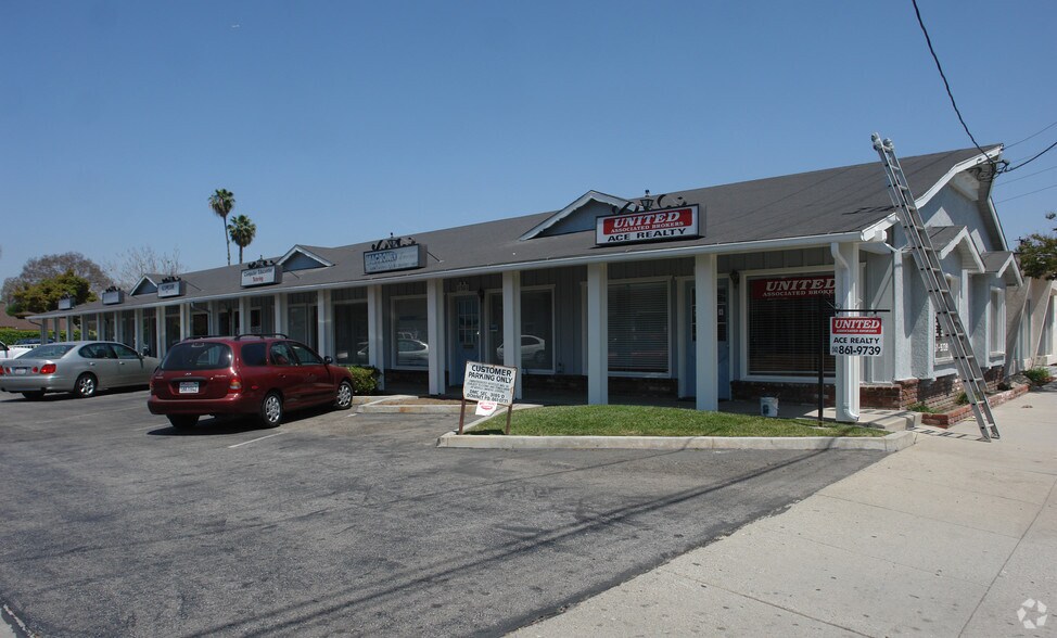 More Photos Of 11561-11605 Paramount Blvd, Downey Loft Creative Space For Lease