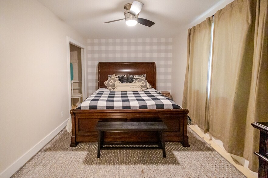 More Photos Of 6385 W White Mountain Blvd, Lakeside Lodge Meeting Hall For Sale