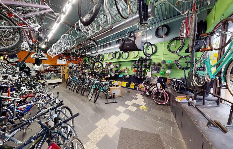 More Photos Of 755 Corydon Av, Winnipeg General Retail For Lease