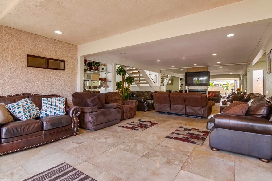 More Photos Of 4111 Bayard St, San Diego Specialty For Sale