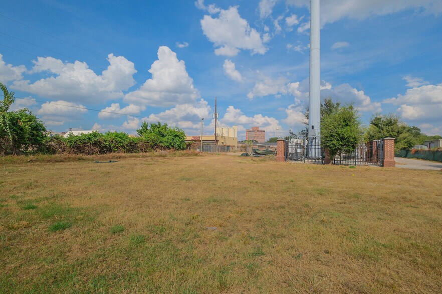 More Photos Of 7830 Highway 90A, Sugar Land Warehouse For Lease