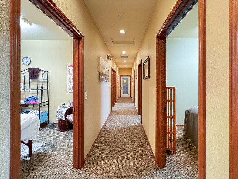 More Photos Of 534 N 5th Ave, Sequim Medical For Lease