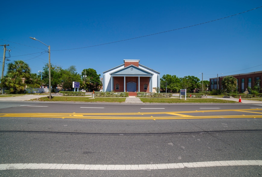 More Photos Of 1605 N Nebraska Ave, Tampa Religious Facility For Lease