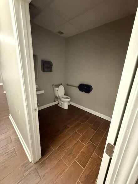 More Photos Of 6232 E Shelby Dr, Memphis Light Distribution For Lease