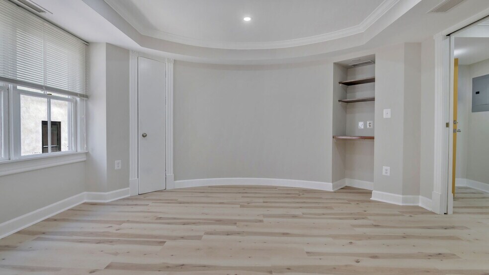 More Photos Of 323 8th St NE, Washington Apartments For Sale