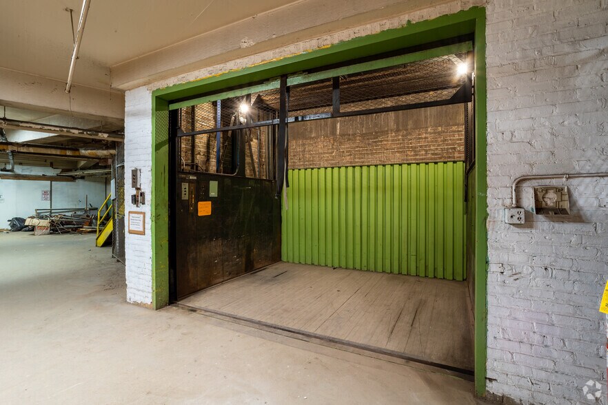 More Photos Of 3850 W Cortland St, Chicago Manufacturing For Sale