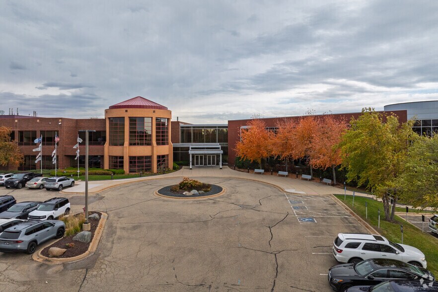 Primary Photo Of 10700 Bren Rd W, Minnetonka Manufacturing For Lease