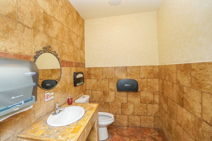 More Photos Of 7320 N Figueroa St, Los Angeles Carwash For Sale