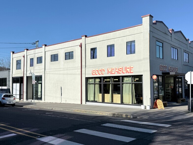 More Photos Of 1935 SE Jefferson St, Milwaukie Office For Lease