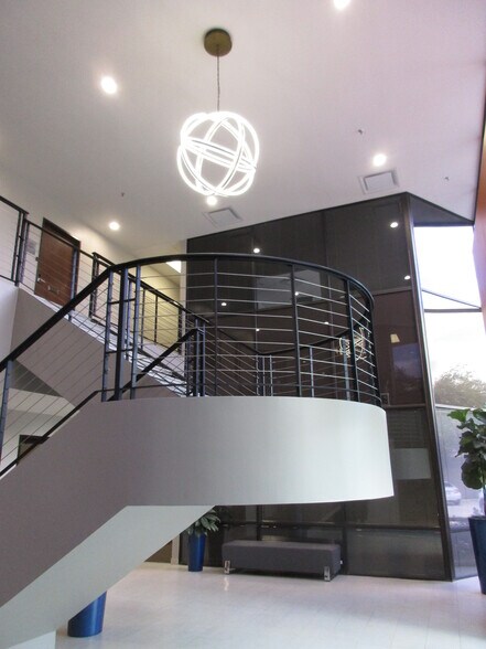 More Photos Of 16800 N Dallas Pky, Dallas Medical For Sale