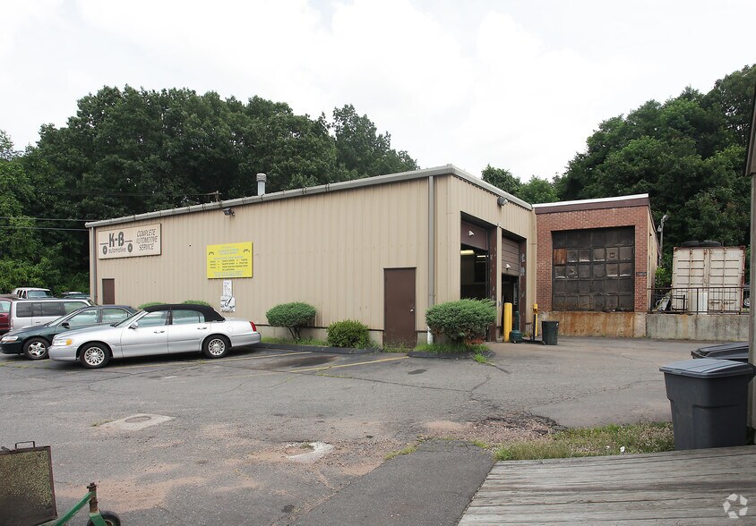More Photos Of 311 Broad St, Manchester Auto Repair For Sale