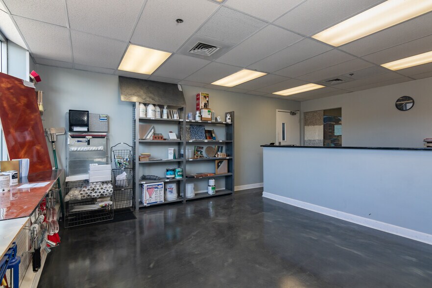 More Photos Of 299 Welton St, Hamden Warehouse For Lease