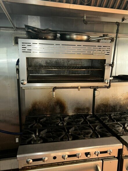 More Photos Of 3015 Ocean Front Walk, Venice Restaurant For Lease