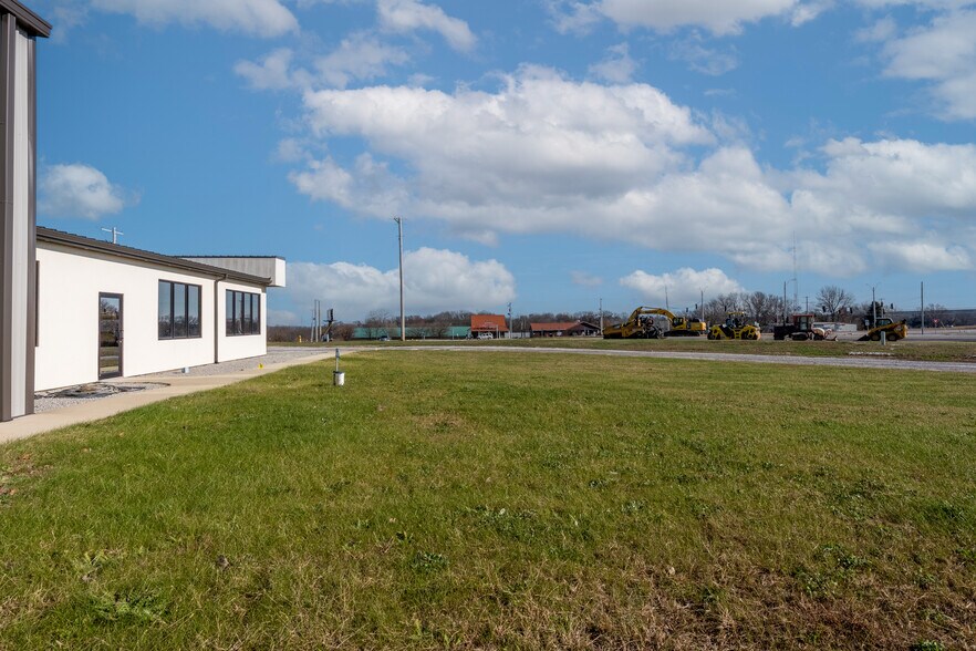 More Photos Of 22800 Highway H, Sedalia Manufacturing For Sale