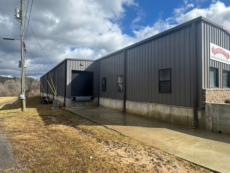 More Photos Of 7923 HWY 441, Dillard Storefront Retail Office For Sale