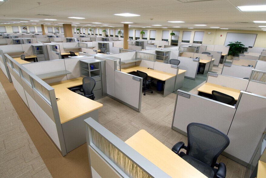 More Photos Of 40 Media Dr, Queensbury Office For Lease