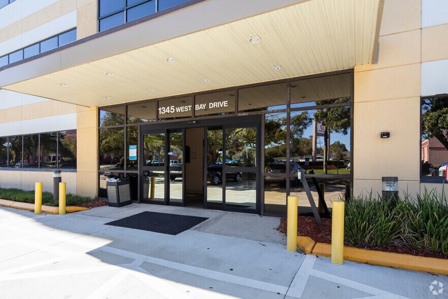More Photos Of 1345 W Bay Dr, Largo Medical For Lease
