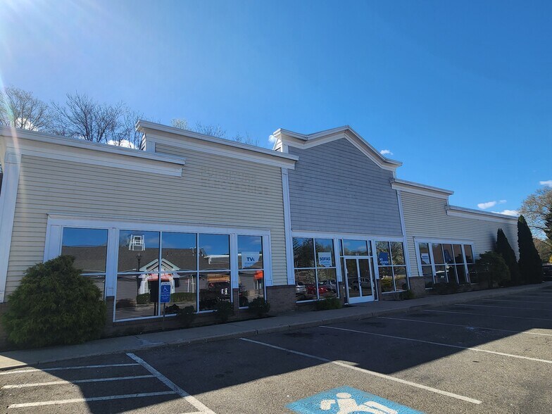 More Photos Of 508 W Main St, Meriden Storefront For Lease