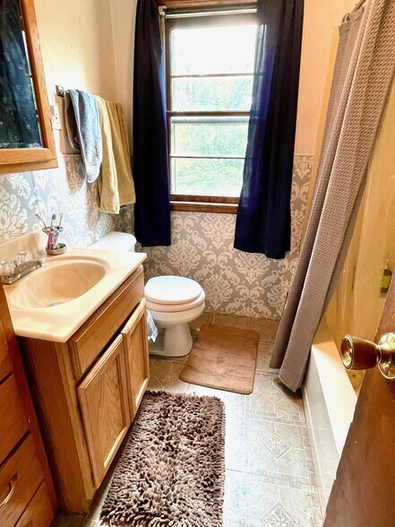 More Photos Of 2002 Midway Rd, Menomonie Restaurant For Sale