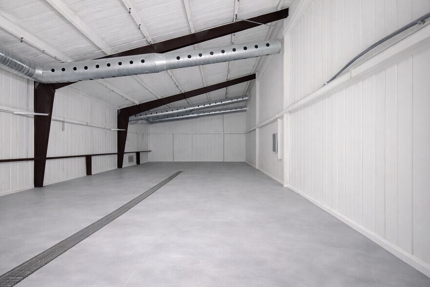 More Photos Of 1701 E 1st St, Chandler Research And Development For Lease