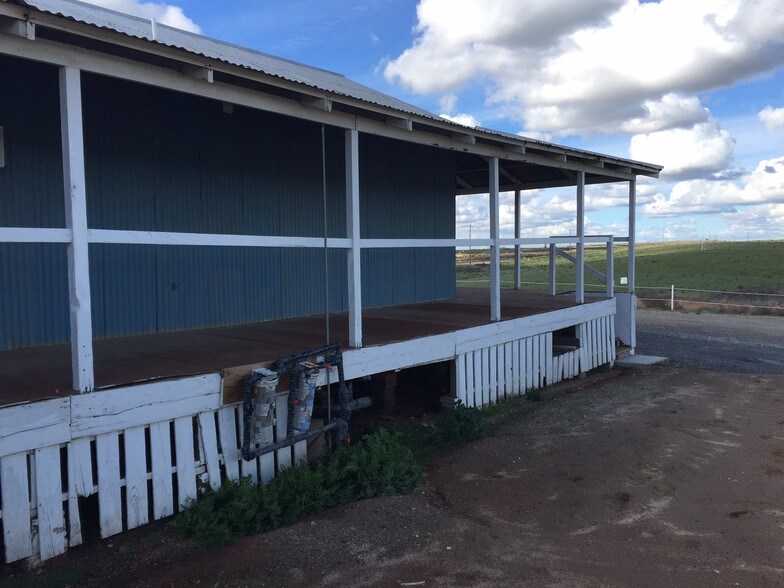 More Photos Of 18400 Highway 65, Bakersfield Warehouse For Lease