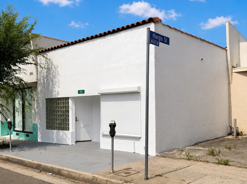 More Photos Of 2861 S Robertson Blvd, Los Angeles Office For Lease