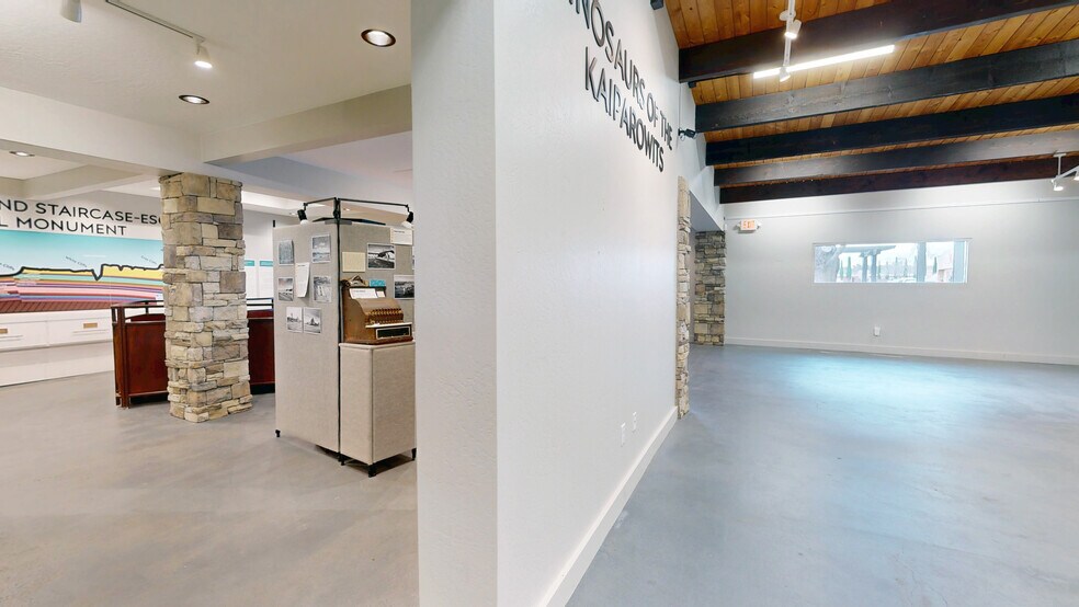 More Photos Of 6 N Lake Powell Blvd, Page Freestanding For Sale