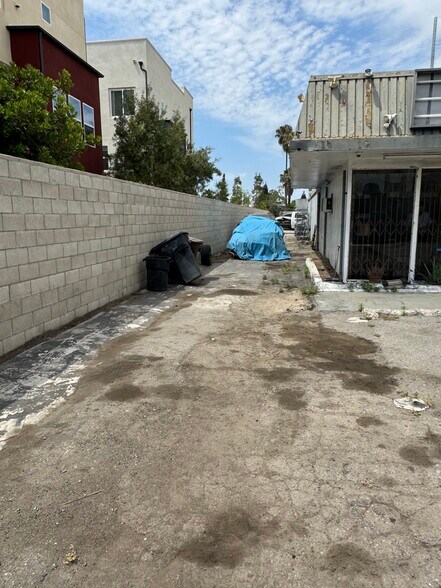 More Photos Of 1617 W Lincoln Ave, Anaheim Auto Dealership For Sale