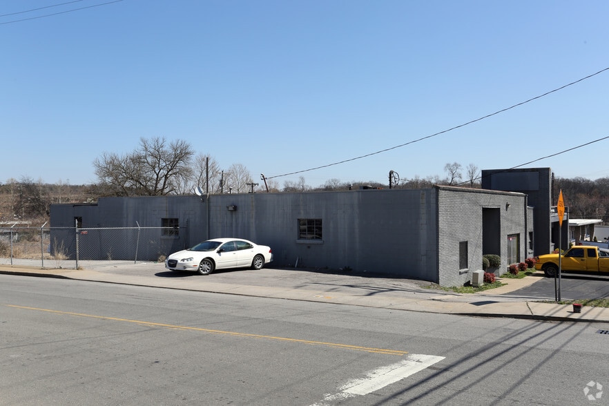 More Photos Of 935-937 E Trinity Ln, Nashville Loft Creative Space For Lease