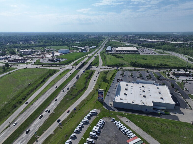 More Photos Of 800 Quick Trip Way, Belton Auto Dealership For Lease