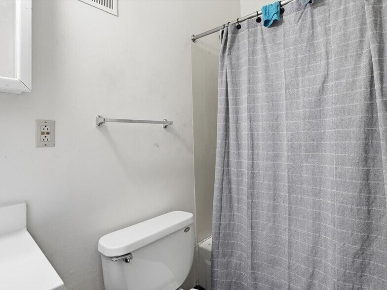 More Photos Of 215 S Braddock Ave, Pittsburgh Apartments For Sale