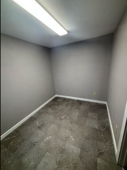 More Photos Of 1403 S Osage St, Wichita Warehouse For Lease