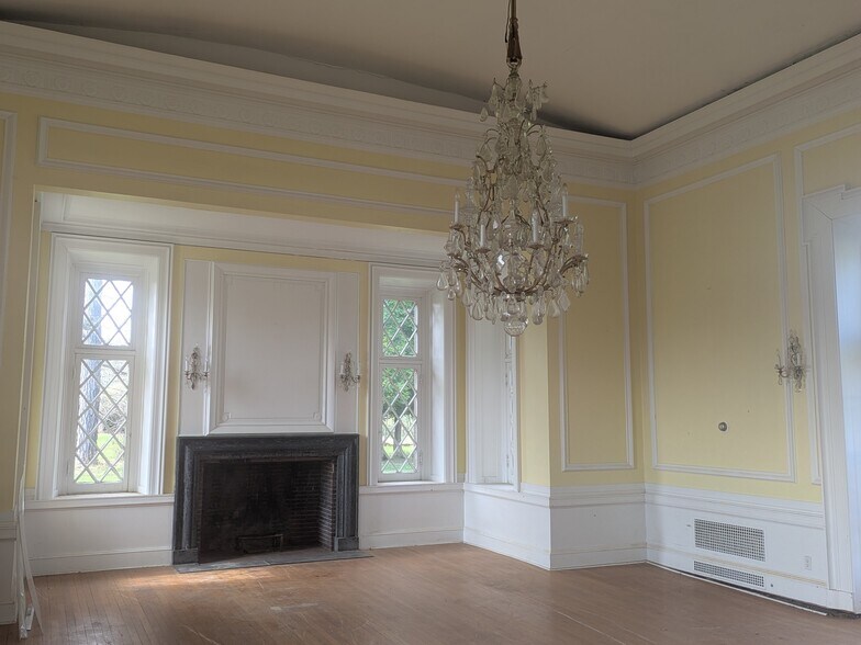 More Photos Of 7200 Lake Shore Rd, Derby Lodge Meeting Hall For Sale