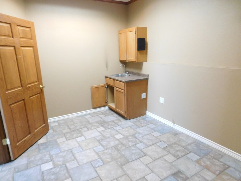 More Photos Of 4104 SW 33rd Ave, Amarillo Medical For Sale