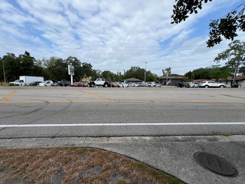 More Photos Of 3220 9th St W, Bradenton Auto Dealership For Sale