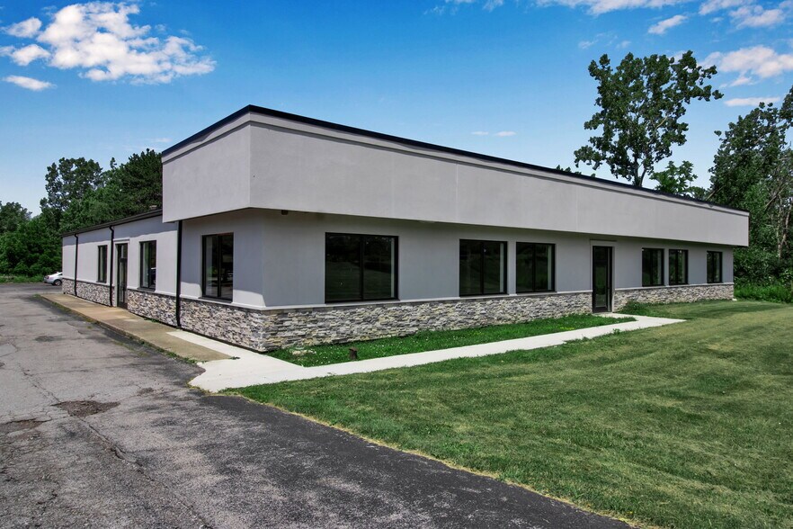 Primary Photo Of 3310 Southwestern Blvd, Orchard Park Freestanding For Lease