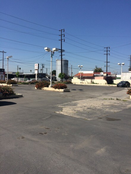 More Photos Of 3743 E Florence Ave, Bell Land For Lease