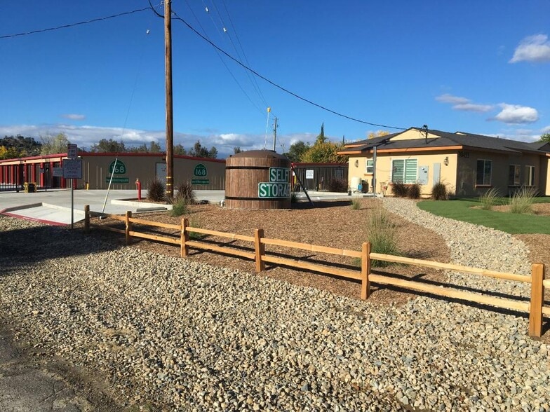 More Photos Of 30455 Auberry Rd, Prather Self Storage For Sale