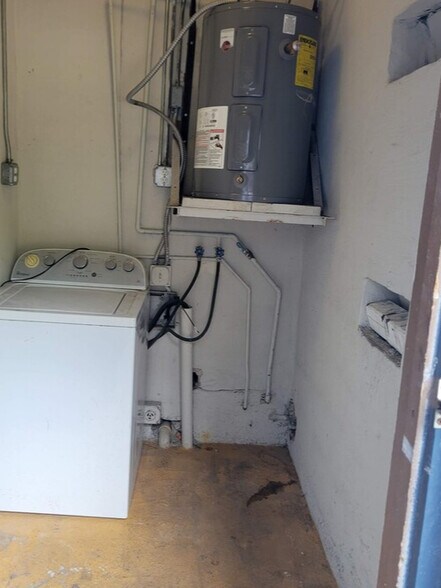 More Photos Of 808 NW 19th St, Fort Lauderdale Apartments For Sale