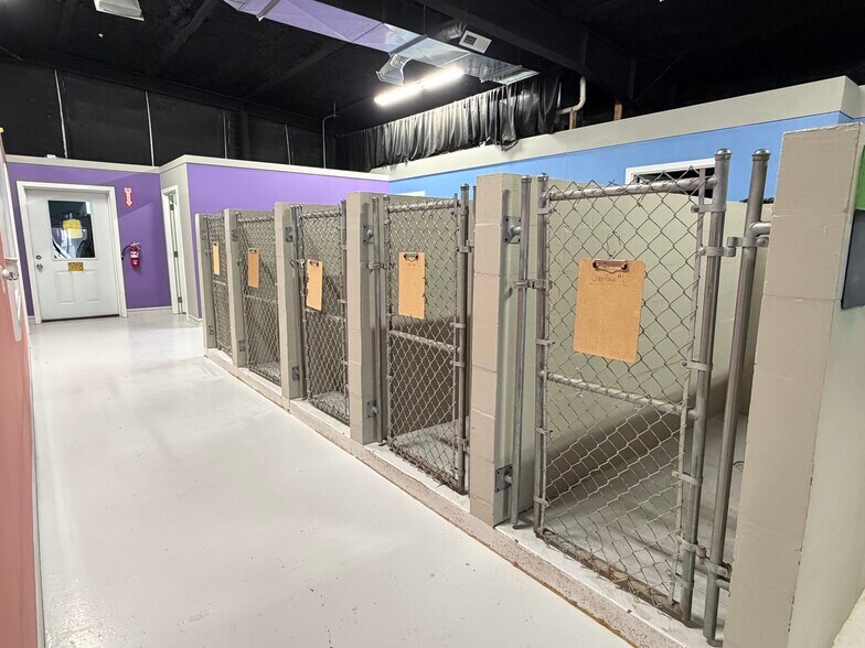 More Photos Of 911 W 1st St, Mcpherson Industrial For Sale