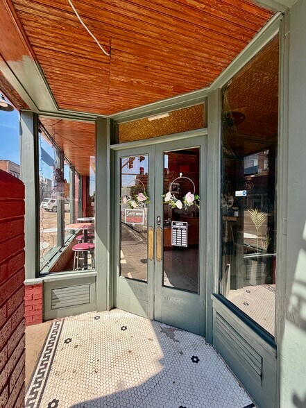 More Photos Of 100 S Main St, Yazoo City Flex For Sale