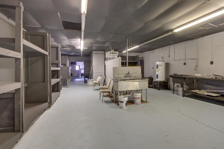 More Photos Of 1916 Cedar Dr, La Marque Restaurant For Lease