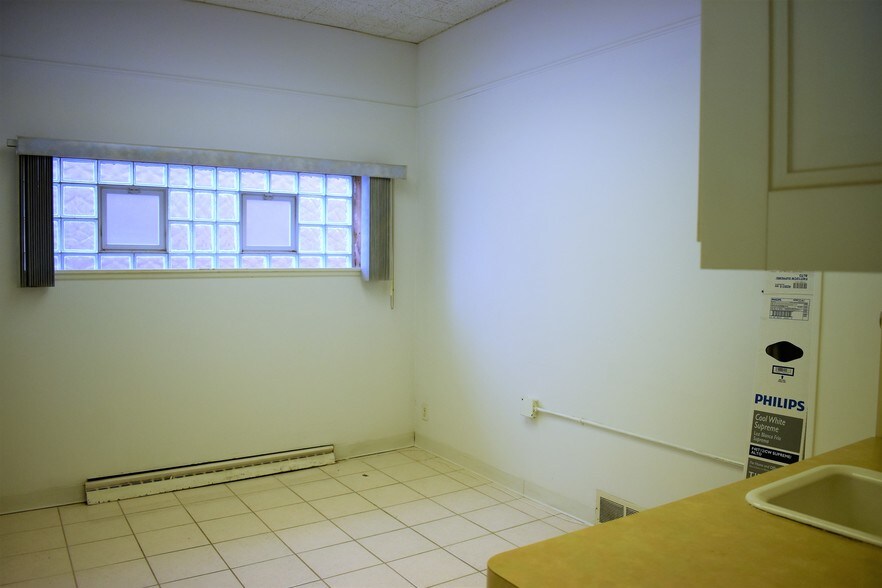 More Photos Of 5576 Mayfield Rd, Cleveland Freestanding For Sale