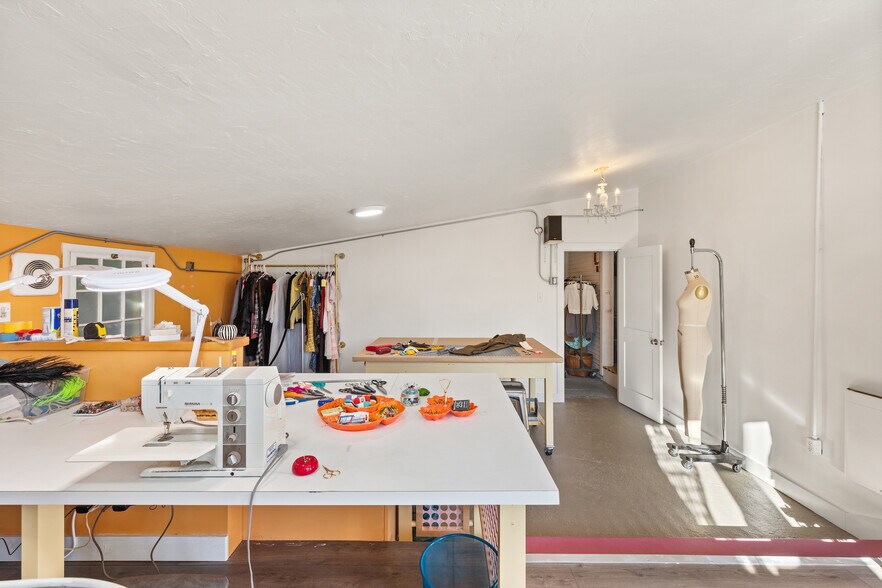 More Photos Of 17411 Vashon Hwy SW, Vashon Freestanding For Sale